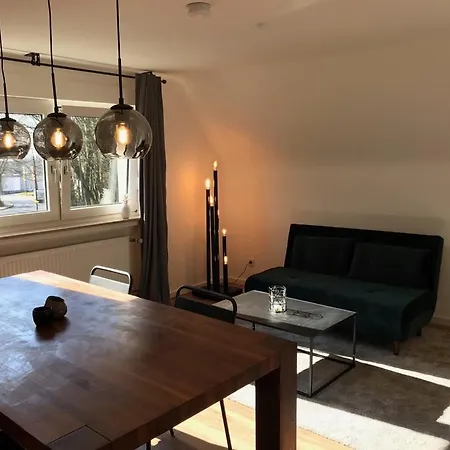Frankfurt, Renoviert, 65qm Dg Apartment *